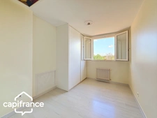 Maison de 169 m2- proche Thouars-terrain de 2000m2 - 4 chambres et +