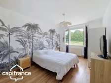 PROCHE DE THOUARS Maison de plain pied de 111m2 avec + de 2 hectares de terrain avec dépendance de 900m2 