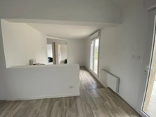  THOUARS  Maison de plain pied rénovée avec possibilité de dépendance de 35m2.