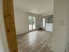  THOUARS  Maison de plain pied rénovée avec possibilité de dépendance de 35m2.