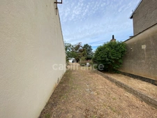 THOUARS (79) Maison à rénover de plain pied -70m2-2 chambres-grand jardin clos avec puits