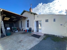 THOUARS (79) Maison à rénover de plain pied -55m2-grand jardin clos avec puits