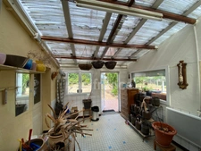 THOUARS (79) Maison à rénover de plain pied -70m2-2 chambres-grand jardin clos avec puits