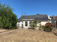THOUARS (79) Maison à rénover de plain pied -70m2-2 chambres-grand jardin clos avec puits