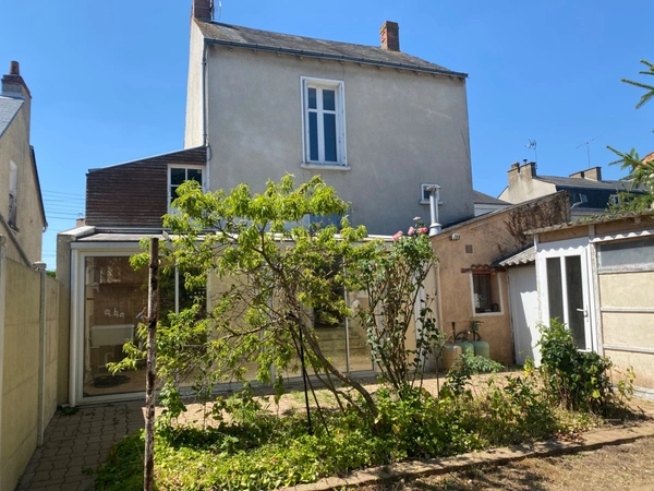 Maison de ville de 79 m2 avec garage proche gare et écoles
