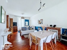 THOUARS  Proche Place Lavault  Maison de ville avec 4 chambres