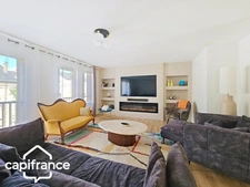 THOUARS Place Lavault- Appartement de 200 m2 -climatisation réversible- 5 chambres -Ascenseur privatif. 