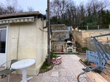 THOUARS Maison de 51m2 avec vue imprenable sur le Châtelier et joli terrain au bord du Thouet