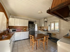 SAINT VARENT Single-story house with 4 rooms