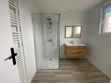  THOUARS  Maison de plain pied rénovée avec possibilité de dépendance de 35m2.