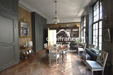 BERGUES - Maison bourgeoise, 11 pièces, 6 chambres, garage, grand jardin