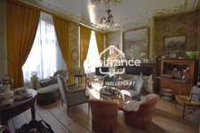 BERGUES - Maison bourgeoise, 11 pièces, 6 chambres, garage, grand jardin