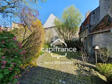 BERGUES - Maison bourgeoise, 11 pièces, 6 chambres, garage, grand jardin