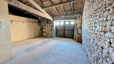 Maison à rénover proche de SEGONZAC (16) avec terrain