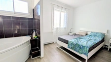 CHÂTEAUBERNARD – MAISON FAMILIALE DE 174 M² – 5 CHAMBRES – TERRAIN 950 M² – VÉRANDA CHAUFFÉE – DPE C
