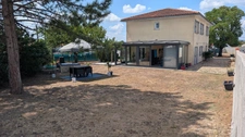 CHÂTEAUBERNARD – MAISON FAMILIALE DE 174 M² – 5 CHAMBRES – TERRAIN 950 M² – VÉRANDA CHAUFFÉE – DPE C