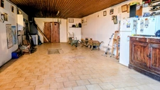 Maison à rénover avec dépendances et jardin