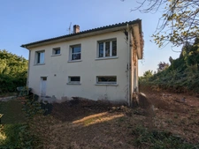 Maison à vendre GENSAC LA PALLUE (16) maison sur sous-sol avec son grand jardin