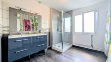 CHÂTEAUBERNARD – MAISON FAMILIALE DE 174 M² – 5 CHAMBRES – TERRAIN 950 M² – VÉRANDA CHAUFFÉE – DPE C