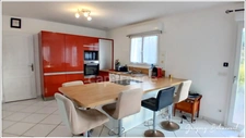 Maison contemporaine récente dans un quartier calme