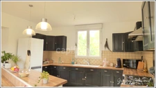 Maison de village avec local indépendant, dépendance et grand garage