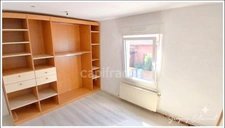 Immeuble à usage de commerce et d'habitation vendu loué