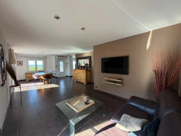 Maison à vendre 5 pièces  (65)