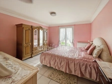 6-BEDROOM HOUSE + INDEPENDENT STUDIO