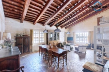 Property: 2 houses on 4 hectares in a dominant position