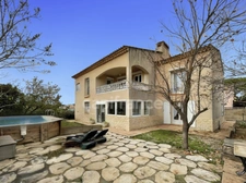 6-BEDROOM HOUSE + INDEPENDENT STUDIO