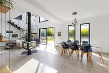 CONTEMPORARY VILLA