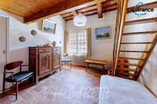 Property: 2 houses on 4 hectares in a dominant position