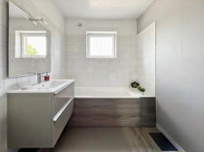 House for sale 5 rooms near PUYRICARD (13)