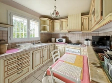 6-BEDROOM HOUSE + INDEPENDENT STUDIO