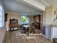Spacieuse maison familiale de 239 m² habitables avec 6 chambres et grand jardin 
