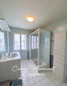 MAISON FAMILIALE DE 121 M² – 4 CHAMBRES – TERRAIN CLOS DE 900 M² – PROCHE COMMODITÉS
