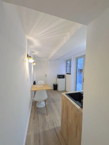 T1 MEUBLÉ 32 M² – ENTIÈREMENT RÉNOVÉ – CENTRE DE SAINT-MAIXENT-L’ÉCOLE