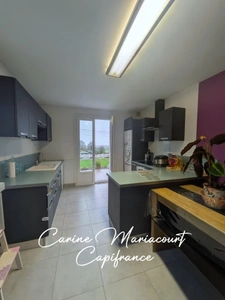Maison de plain-pied 107 m² / 3 chambres / 2 garages et terrain de 2140 m2 – Proche Saint-Maixent-l’École