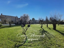 Centre ville de Saint-Maixent-l'École – Demeure de caractère de 238 m2 sur 1 741 m² et 600 m² de dépendances