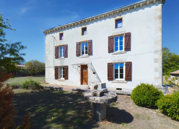 CHARME DE L’ANCIEN, BEAUX VOLUMES ET CONFORT MODERNE – 166 M² – 4 GRANDES CHAMBRES – TERRAIN DE 2 144 M²