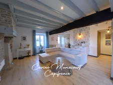 ✨ Maison en pierre rénovée avec goût – 157 m² habitables, grande grange et terrain piscinable de plus de 3 500 m² ✨