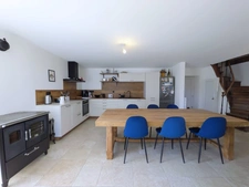 CHARME DE L’ANCIEN, BEAUX VOLUMES ET CONFORT MODERNE – 166 M² – 4 GRANDES CHAMBRES – TERRAIN DE 2 144 M²
