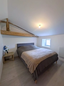 MAISON EN PIERRE RÉNOVÉE – 208 M² – 5 CHAMBRES – VIE DE PLAIN-PIED – TERRAIN 1 000 M² – A 8 MINUTES DE SAINT-MAIXENT