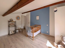MAISON EN PIERRE RÉNOVÉE – 157 M² – 3 CHAMBRES – TERRAIN DE PLUS DE 3 000 M² PISCINABLE – GRANGE ET DÉPENDANCES – PROCHE LA CRÈCHE / NIORT