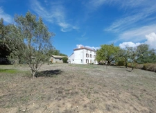 CHARME DE L’ANCIEN, BEAUX VOLUMES ET CONFORT MODERNE – 166 M² – 4 GRANDES CHAMBRES – TERRAIN DE 2 144 M²