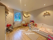 Maison de plain-pied 107 m² / 3 chambres / 2 garages et terrain de 2140 m2 – Proche Saint-Maixent-l’École