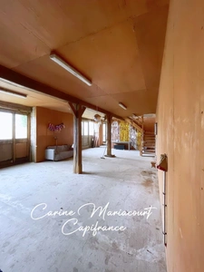 Saint-Maixent-l'École – Exceptional Historic Estate – 238 sqm of Beautifully Renovated Living Space – 600 sqm of Stone Outbuildings – Impressive Volumes – 1,741 sqm of Enclosed Grounds – Outstanding D
