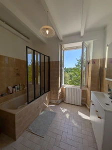 CHARME DE L’ANCIEN, BEAUX VOLUMES ET CONFORT MODERNE – 166 M² – 4 GRANDES CHAMBRES – TERRAIN DE 2 144 M²