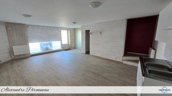 à vendre Maison de ville en pierre 2 chambres Centre historique de MARSILLY (17)