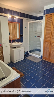Charmante maison en pierre 170 m², 4 chambres FERRIERES (17) Garage et Piscine